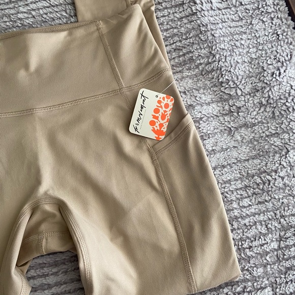 Free People Movement Beige Leggings Size XS with Pockets and Synching by Ankles - Picture 3 of 9